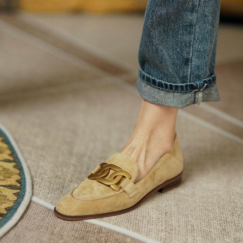 Heels - 女性用スエードレザーモカシン,ラウンドトゥのローヒールシューズ,バックル付き,春と秋用