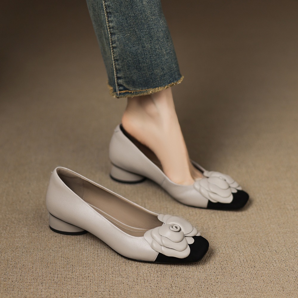 ファッションフラワーシングルシューズ秋の新作スクエアトゥ浅口 - Heels のレビューと価格