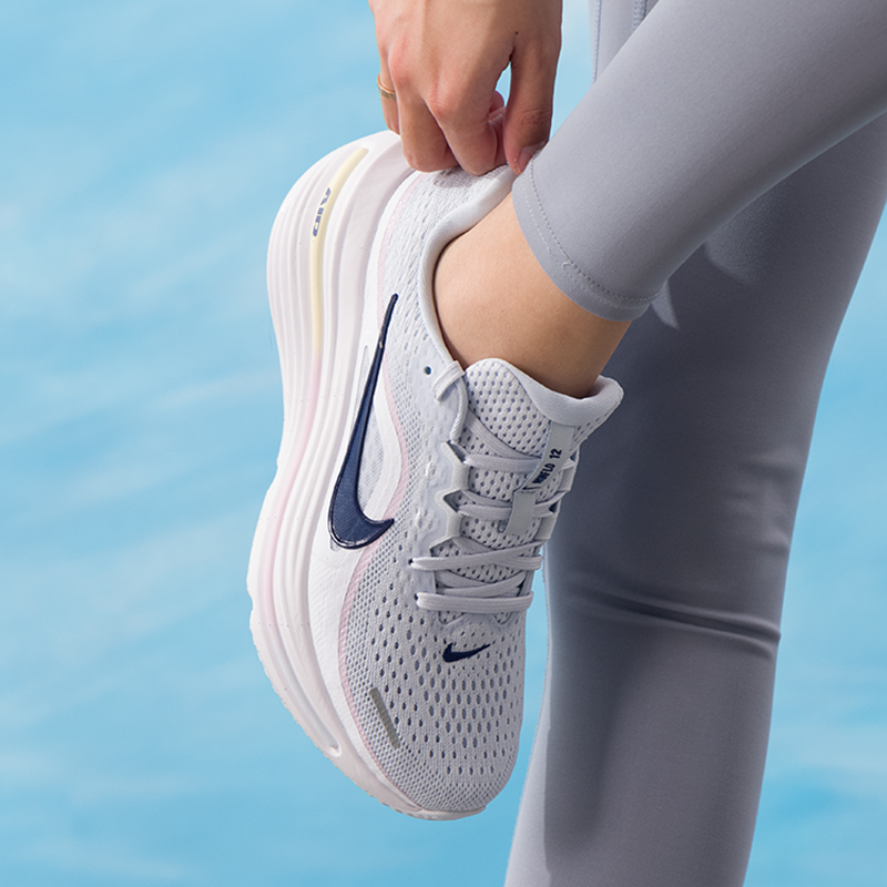 ナイキ レディースシューズ オリジナル 軽量 通気性 フィッ - Lightweight Road Running Shoes のレビューと価格
