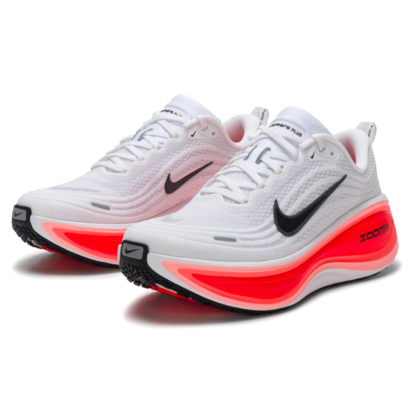 ナイキ ヴォメロ プラス メンズ スポーツシューズ フィット - Running Shoes のレビューと価格