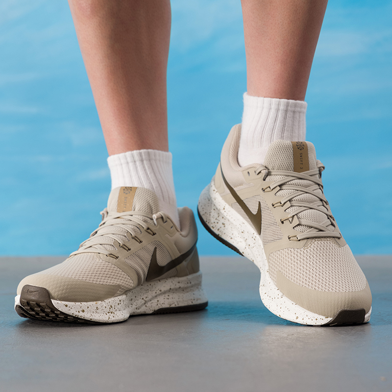 ナイキ メンズシューズ オリジナル 軽量 通気性 フィットネ - Lightweight Road Running Shoes のレビューと価格