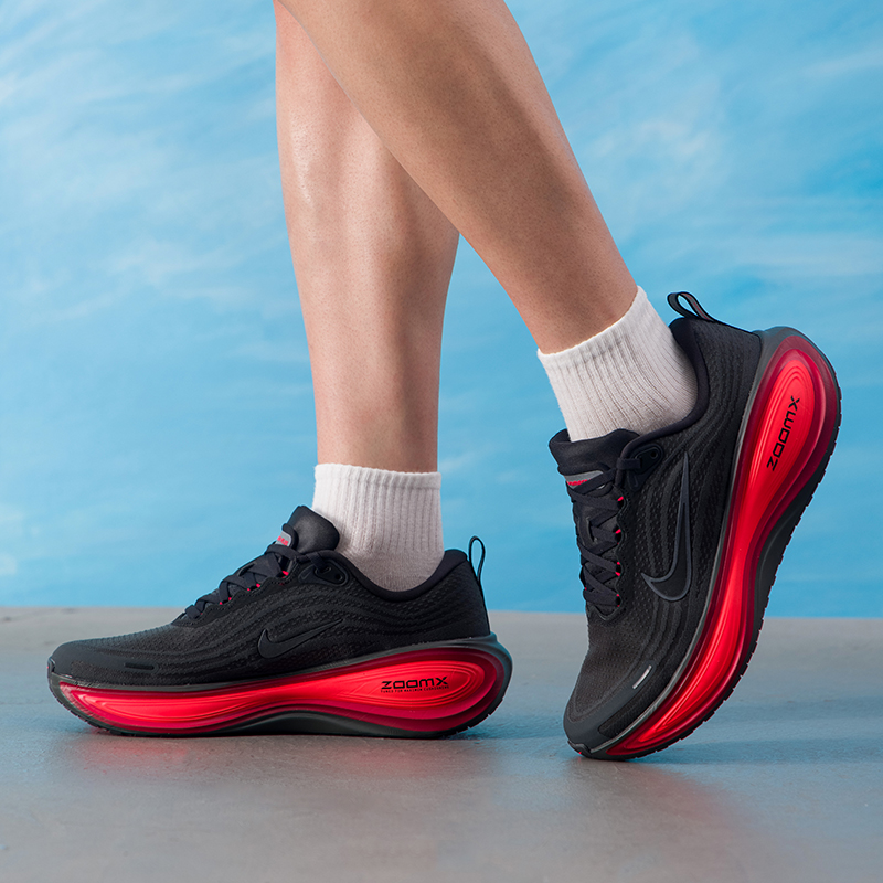 ナイキ メンズシューズ オリジナル 軽量 ロードランニングシ - Lightweight Road Running Shoes のレビューと価格