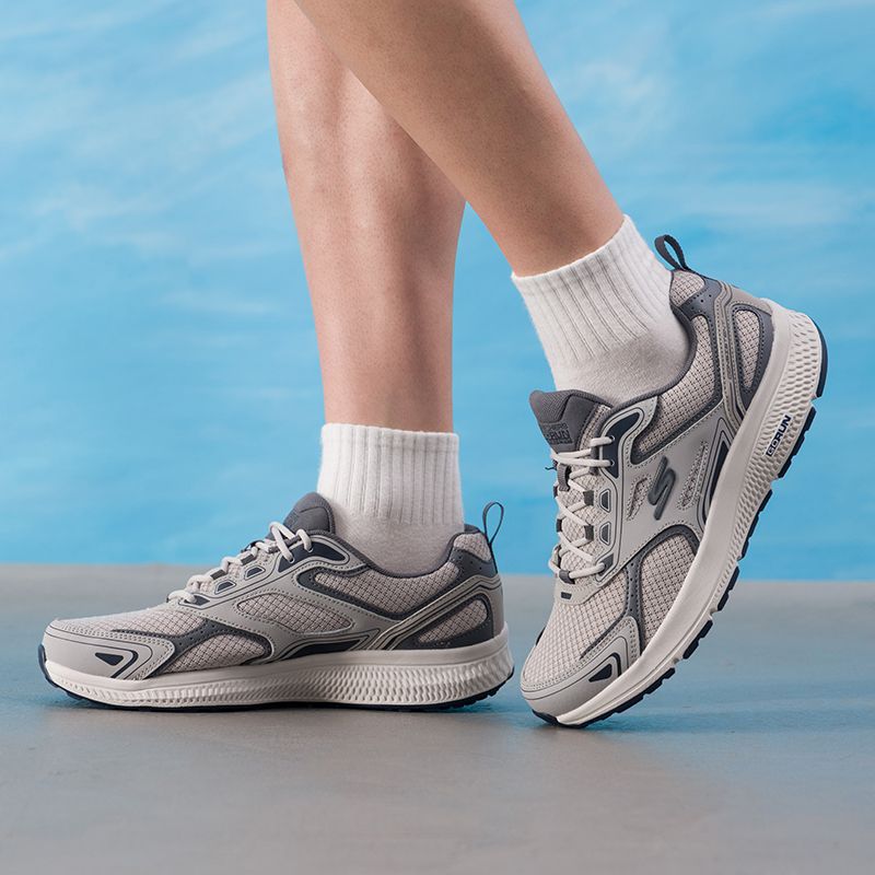 スケッチャーズ メンズシューズ オリジナル ローカット 軽量 - Lightweight Road Running Shoes のレビューと価格